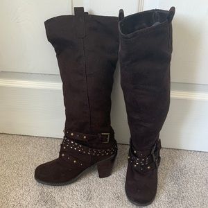 Brown boots